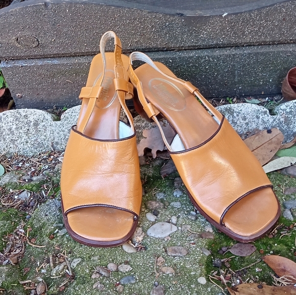 Real Leather Spanish Sandals - Picture 13 of 16